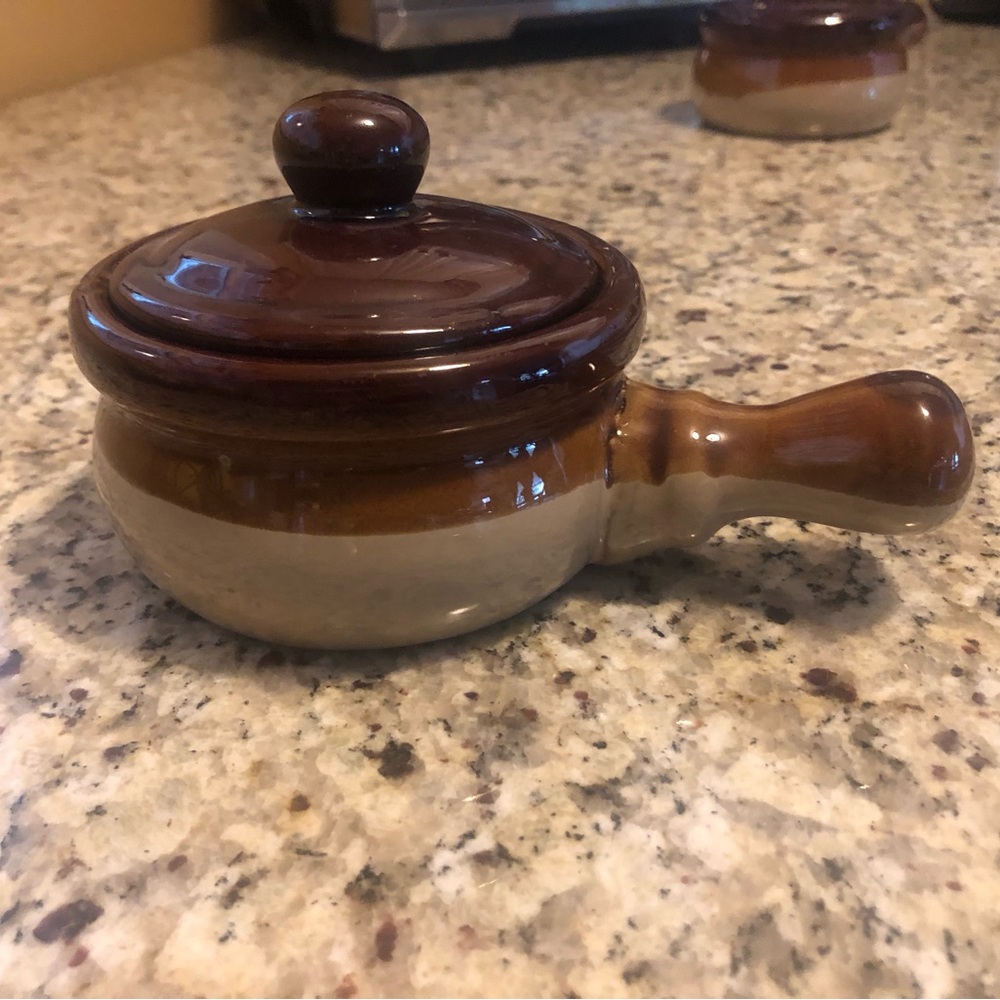 Ceramic French Onion Soup Crock Bowls W/ Handle and lids. Set of 2